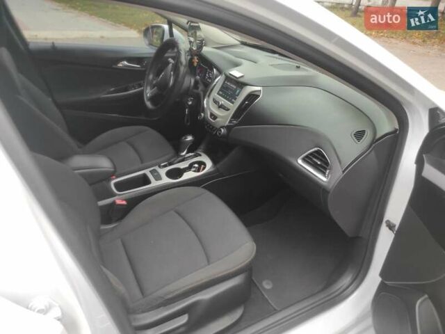 Белый Шевроле Круз, объемом двигателя 1.4 л и пробегом 88 тыс. км за 10500 $, фото 5 на Automoto.ua