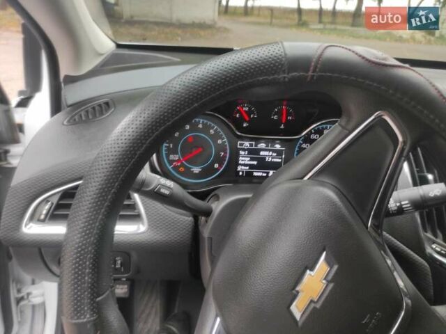 Белый Шевроле Круз, объемом двигателя 1.4 л и пробегом 88 тыс. км за 10500 $, фото 6 на Automoto.ua