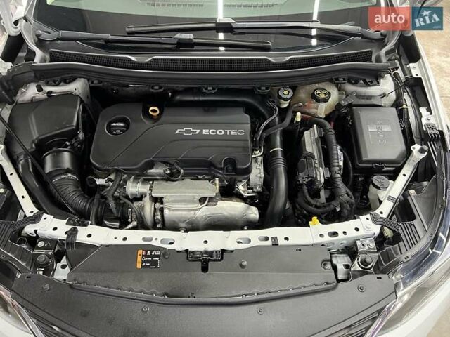 Белый Шевроле Круз, объемом двигателя 1.4 л и пробегом 101 тыс. км за 13200 $, фото 15 на Automoto.ua