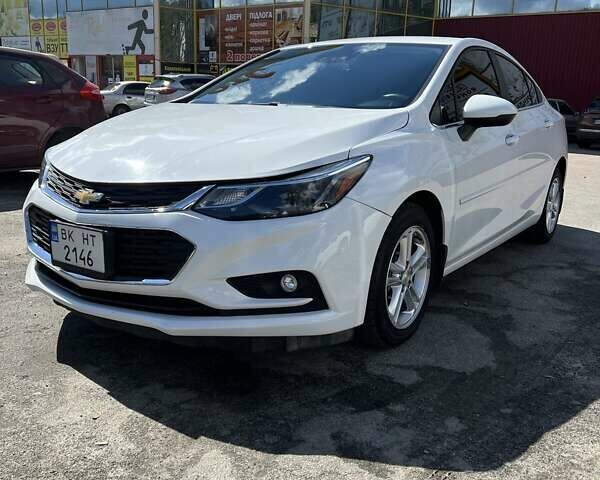 Белый Шевроле Круз, объемом двигателя 1.4 л и пробегом 101 тыс. км за 13200 $, фото 4 на Automoto.ua