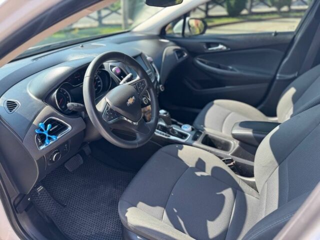 Белый Шевроле Круз, объемом двигателя 1.4 л и пробегом 196 тыс. км за 8500 $, фото 9 на Automoto.ua