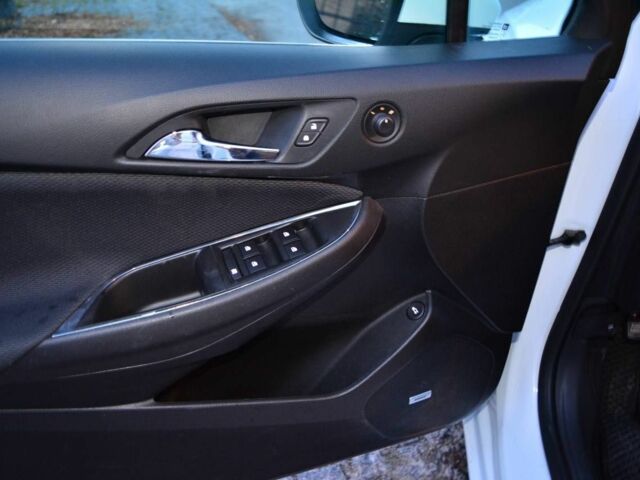 Белый Шевроле Круз, объемом двигателя 1.4 л и пробегом 85 тыс. км за 8400 $, фото 4 на Automoto.ua