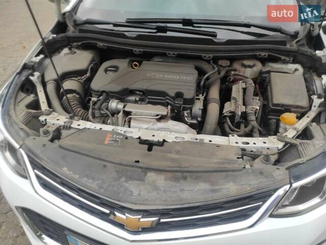 Белый Шевроле Круз, объемом двигателя 1.4 л и пробегом 88 тыс. км за 10500 $, фото 8 на Automoto.ua