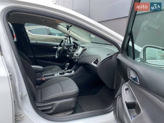 Белый Шевроле Круз, объемом двигателя 1.4 л и пробегом 113 тыс. км за 8999 $, фото 14 на Automoto.ua