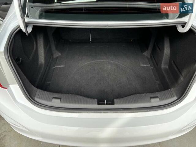 Белый Шевроле Круз, объемом двигателя 1.4 л и пробегом 101 тыс. км за 13200 $, фото 17 на Automoto.ua