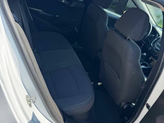 Белый Шевроле Круз, объемом двигателя 1.4 л и пробегом 196 тыс. км за 8500 $, фото 23 на Automoto.ua