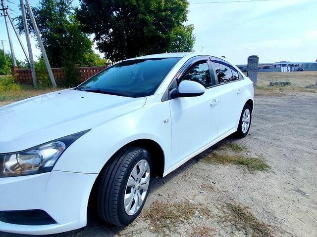 Шевроле Круз 2016 в Белой Церкве на Automoto.ua Белый Шевроле Круз, объемом двигателя 1.8 л и пробегом 165 тыс. км за 6100 $, фото 1 на Automoto.ua