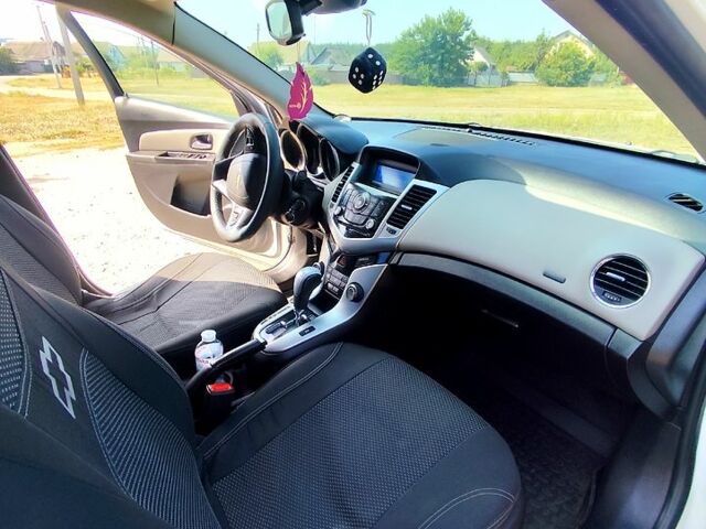 Шевроле Круз 2016 в Белой Церкве на Automoto.ua Белый Шевроле Круз, объемом двигателя 1.8 л и пробегом 165 тыс. км за 6100 $, фото 6 на Automoto.ua