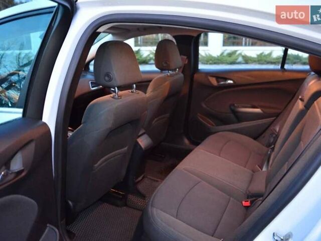 Белый Шевроле Круз, объемом двигателя 1.4 л и пробегом 85 тыс. км за 8500 $, фото 8 на Automoto.ua