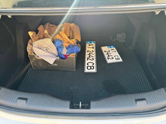 Белый Шевроле Круз, объемом двигателя 1.4 л и пробегом 196 тыс. км за 8500 $, фото 20 на Automoto.ua