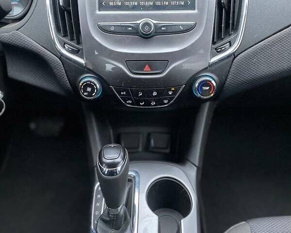 Белый Шевроле Круз, объемом двигателя 1.4 л и пробегом 113 тыс. км за 8999 $, фото 24 на Automoto.ua