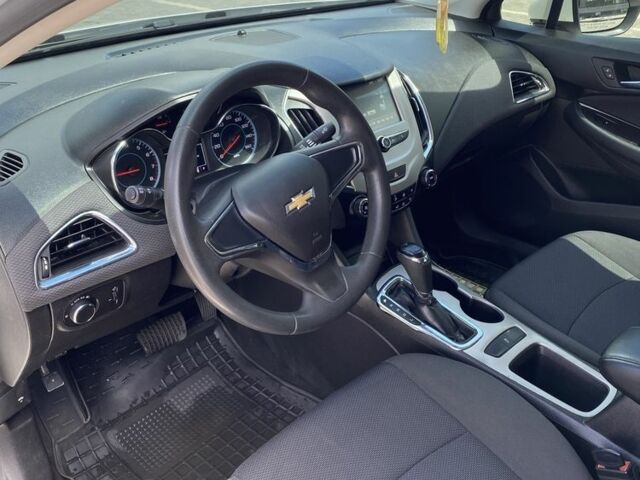 Белый Шевроле Круз, объемом двигателя 1.4 л и пробегом 106 тыс. км за 8200 $, фото 9 на Automoto.ua