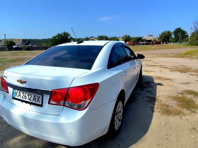 Шевроле Круз 2016 в Белой Церкве на Automoto.ua Белый Шевроле Круз, объемом двигателя 1.8 л и пробегом 165 тыс. км за 6100 $, фото 5 на Automoto.ua