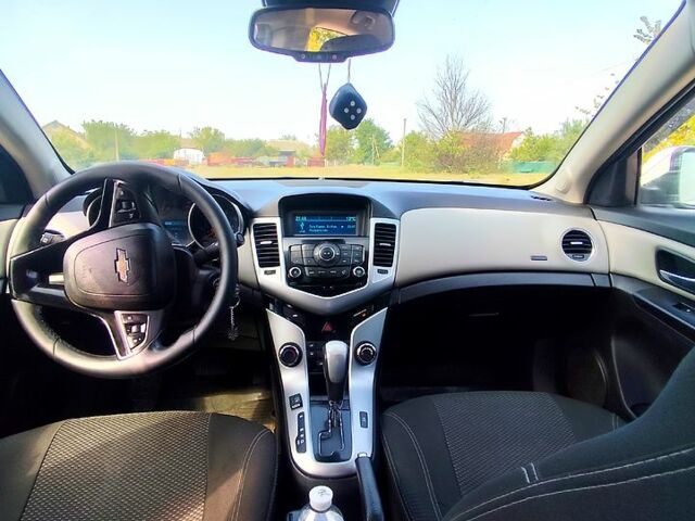 Шевроле Круз 2016 в Белой Церкве на Automoto.ua Белый Шевроле Круз, объемом двигателя 1.8 л и пробегом 165 тыс. км за 6100 $, фото 7 на Automoto.ua