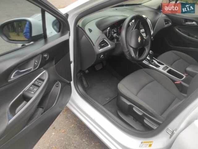 Белый Шевроле Круз, объемом двигателя 1.4 л и пробегом 88 тыс. км за 10500 $, фото 3 на Automoto.ua