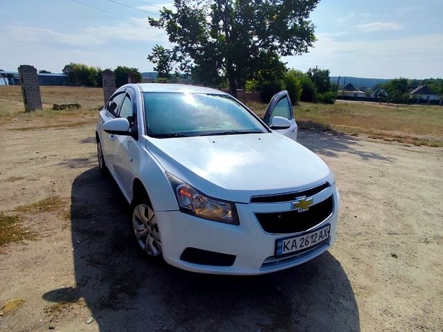 Шевроле Круз 2016 в Белой Церкве на Automoto.ua Белый Шевроле Круз, объемом двигателя 1.8 л и пробегом 165 тыс. км за 6100 $, фото 2 на Automoto.ua