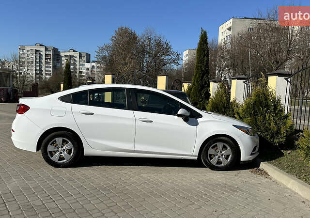 Белый Шевроле Круз, объемом двигателя 1.36 л и пробегом 190 тыс. км за 12000 $, фото 9 на Automoto.ua