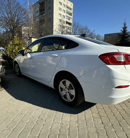 Белый Шевроле Круз, объемом двигателя 1.36 л и пробегом 190 тыс. км за 12000 $, фото 8 на Automoto.ua