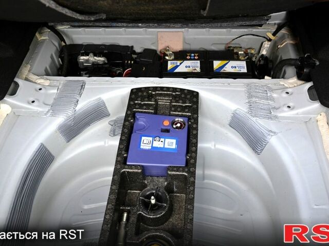 Белый Шевроле Круз, объемом двигателя 1.4 л и пробегом 30 тыс. км за 11200 $, фото 6 на Automoto.ua