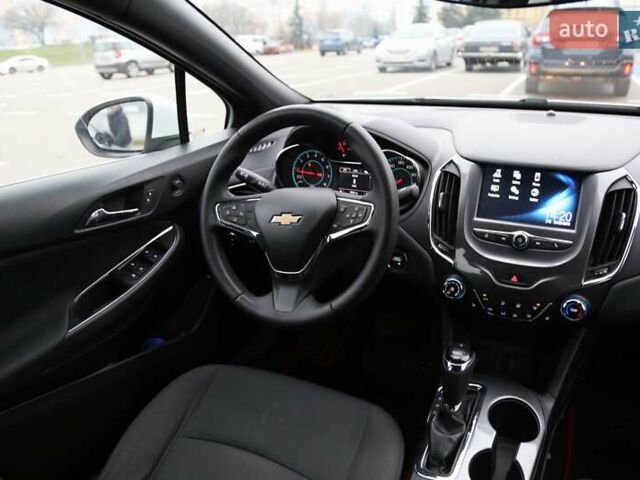 Білий Шевроле Круз, об'ємом двигуна 1.4 л та пробігом 79 тис. км за 12000 $, фото 10 на Automoto.ua