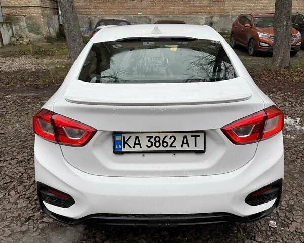 Белый Шевроле Круз, объемом двигателя 1.4 л и пробегом 79 тыс. км за 12900 $, фото 2 на Automoto.ua