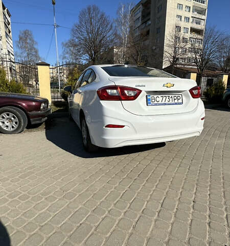 Белый Шевроле Круз, объемом двигателя 1.36 л и пробегом 190 тыс. км за 12000 $, фото 11 на Automoto.ua