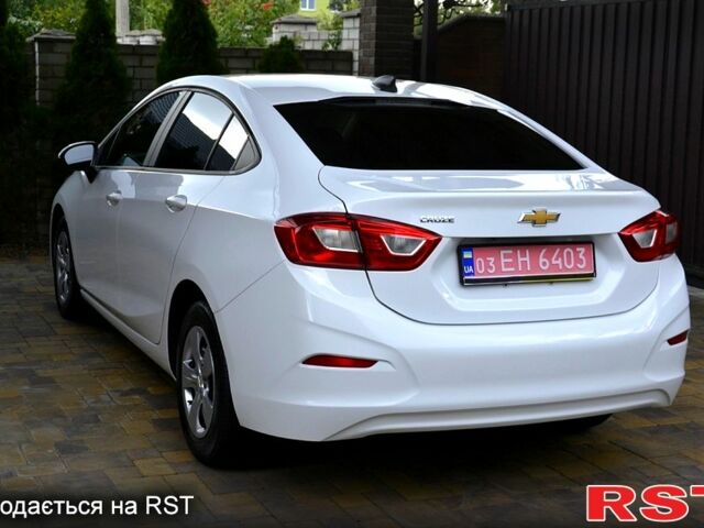 Белый Шевроле Круз, объемом двигателя 1.4 л и пробегом 30 тыс. км за 11200 $, фото 1 на Automoto.ua