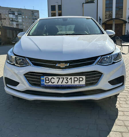 Белый Шевроле Круз, объемом двигателя 1.36 л и пробегом 190 тыс. км за 12000 $, фото 6 на Automoto.ua