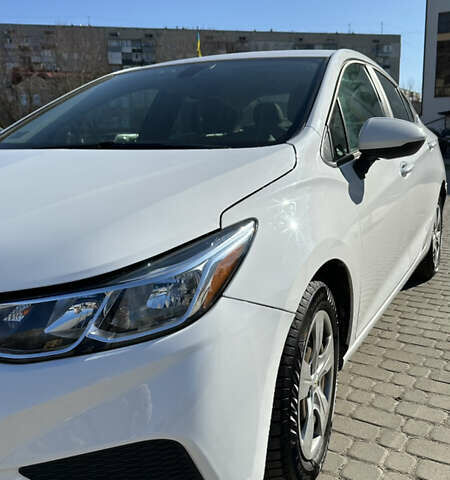 Белый Шевроле Круз, объемом двигателя 1.36 л и пробегом 190 тыс. км за 12000 $, фото 12 на Automoto.ua