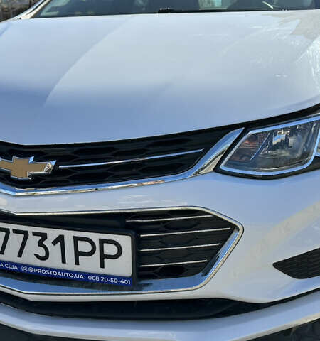 Белый Шевроле Круз, объемом двигателя 1.36 л и пробегом 190 тыс. км за 12000 $, фото 2 на Automoto.ua