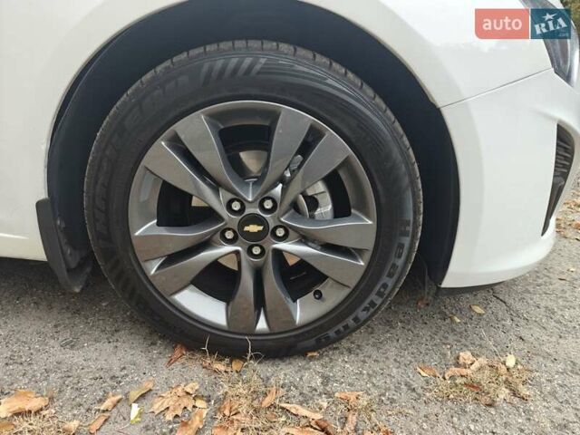 Белый Шевроле Круз, объемом двигателя 1.8 л и пробегом 196 тыс. км за 7499 $, фото 3 на Automoto.ua