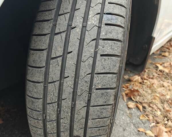 Белый Шевроле Круз, объемом двигателя 1.8 л и пробегом 195 тыс. км за 7800 $, фото 17 на Automoto.ua