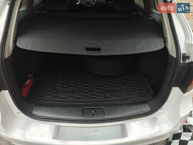 Белый Шевроле Круз, объемом двигателя 1.8 л и пробегом 195 тыс. км за 7800 $, фото 18 на Automoto.ua