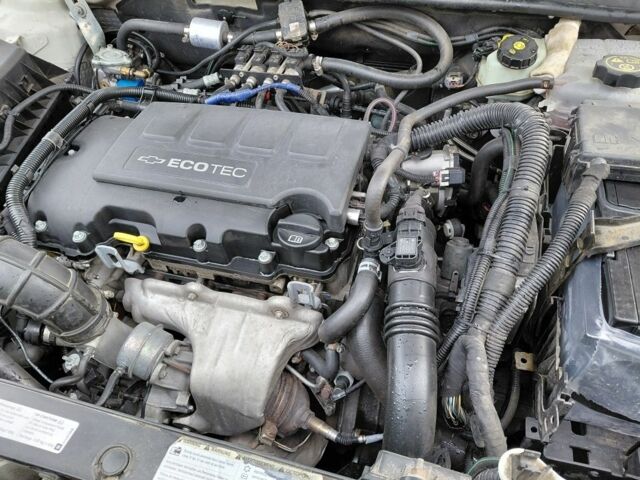 Белый Шевроле Круз, объемом двигателя 1.4 л и пробегом 186 тыс. км за 6500 $, фото 6 на Automoto.ua