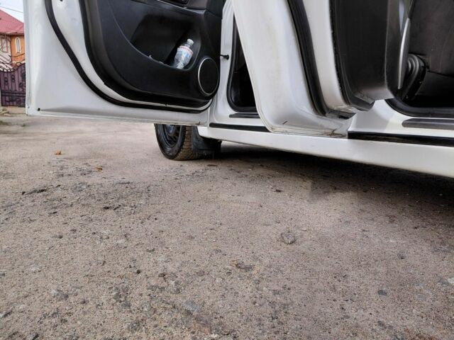 Белый Шевроле Круз, объемом двигателя 1.4 л и пробегом 186 тыс. км за 6500 $, фото 7 на Automoto.ua