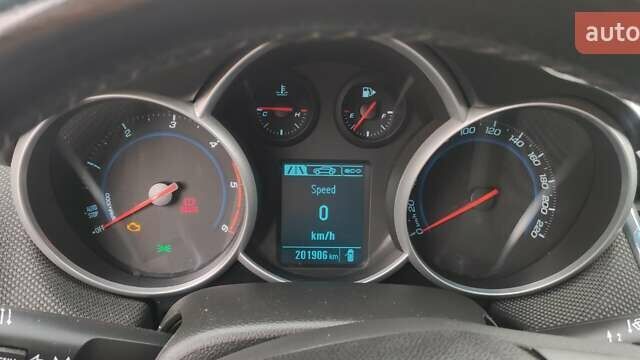 Белый Шевроле Круз, объемом двигателя 1.69 л и пробегом 202 тыс. км за 8300 $, фото 13 на Automoto.ua
