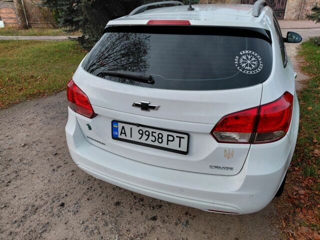 Белый Шевроле Круз, объемом двигателя 1.4 л и пробегом 186 тыс. км за 6500 $, фото 1 на Automoto.ua