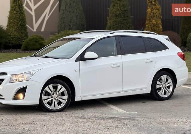 Белый Шевроле Круз, объемом двигателя 1.8 л и пробегом 252 тыс. км за 7500 $, фото 4 на Automoto.ua