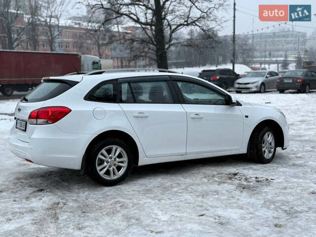 Белый Шевроле Круз, объемом двигателя 1.69 л и пробегом 233 тыс. км за 6950 $, фото 4 на Automoto.ua