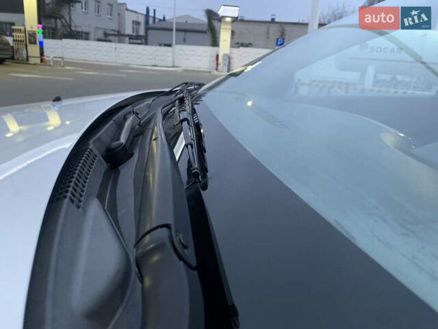 Белый Шевроле Круз, объемом двигателя 1.8 л и пробегом 140 тыс. км за 8000 $, фото 13 на Automoto.ua