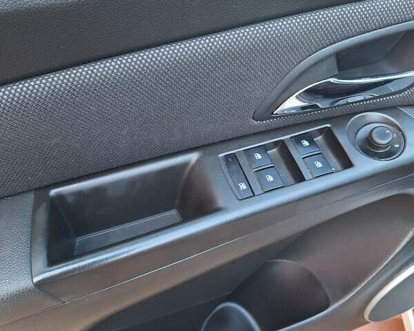 Білий Шевроле Круз, об'ємом двигуна 1.8 л та пробігом 35 тис. км за 10500 $, фото 56 на Automoto.ua