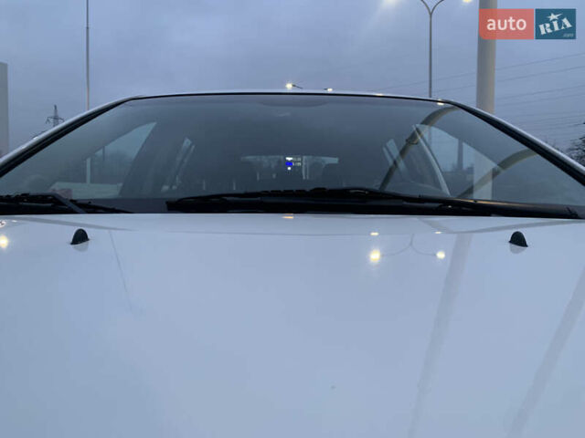 Белый Шевроле Круз, объемом двигателя 1.8 л и пробегом 140 тыс. км за 8000 $, фото 12 на Automoto.ua