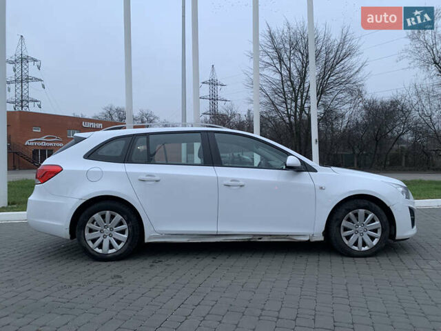 Белый Шевроле Круз, объемом двигателя 1.8 л и пробегом 140 тыс. км за 8000 $, фото 10 на Automoto.ua