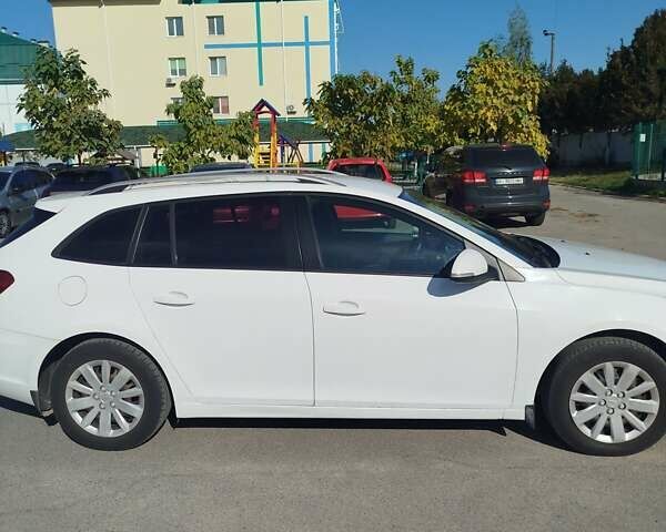 Белый Шевроле Круз, объемом двигателя 1.6 л и пробегом 236 тыс. км за 8200 $, фото 6 на Automoto.ua