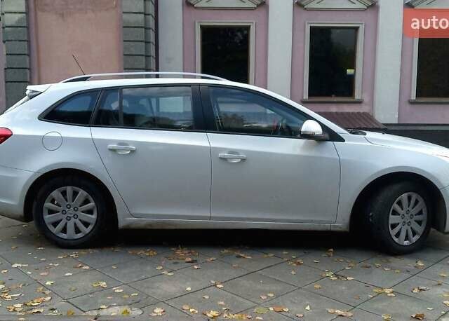 Білий Шевроле Круз, об'ємом двигуна 1.4 л та пробігом 115 тис. км за 7400 $, фото 4 на Automoto.ua