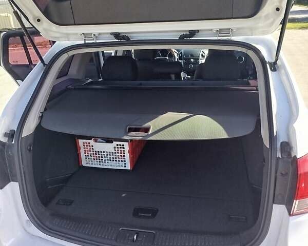 Белый Шевроле Круз, объемом двигателя 1.6 л и пробегом 236 тыс. км за 8200 $, фото 3 на Automoto.ua