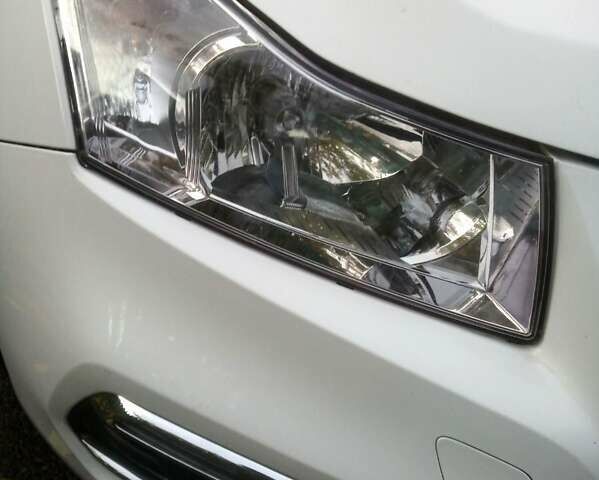 Білий Шевроле Круз, об'ємом двигуна 1.4 л та пробігом 115 тис. км за 7400 $, фото 14 на Automoto.ua