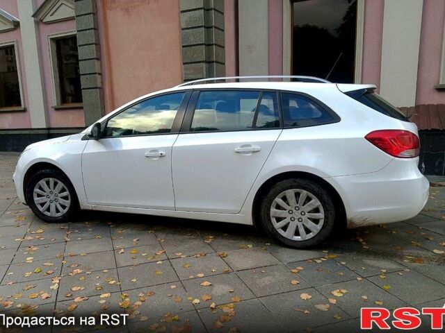 Белый Шевроле Круз, объемом двигателя 1.4 л и пробегом 115 тыс. км за 7400 $, фото 3 на Automoto.ua