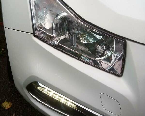 Білий Шевроле Круз, об'ємом двигуна 1.4 л та пробігом 115 тис. км за 7400 $, фото 2 на Automoto.ua