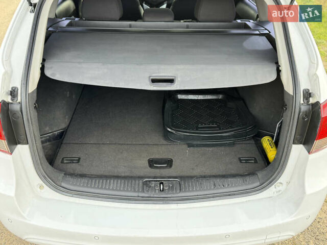 Белый Шевроле Круз, объемом двигателя 1.6 л и пробегом 184 тыс. км за 6200 $, фото 10 на Automoto.ua